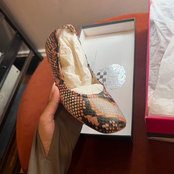 Vince Camuto Loafer Flats 🧡 - Picture 5 of 5